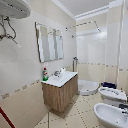 Apartment דירה *